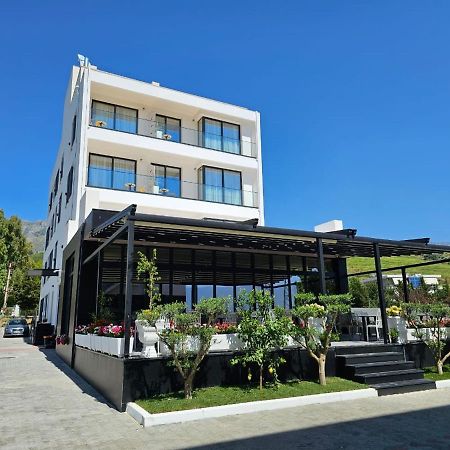 Kaan Hotel Radhimë Exterior foto